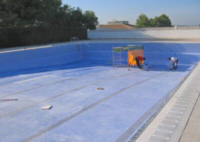 Piscina y vestuarios municipales de Santa Oliva